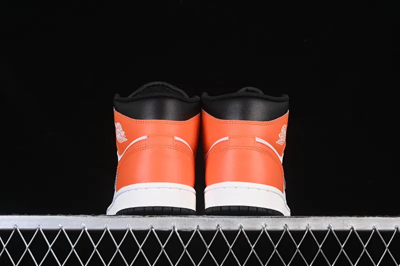 All categories Air Jordan Jordan series basketball shoes Air Jordan 1 Mid G version pure original Air Jordan 1 Mid AJ1 Joe 1 black and white orange DQ8426-801